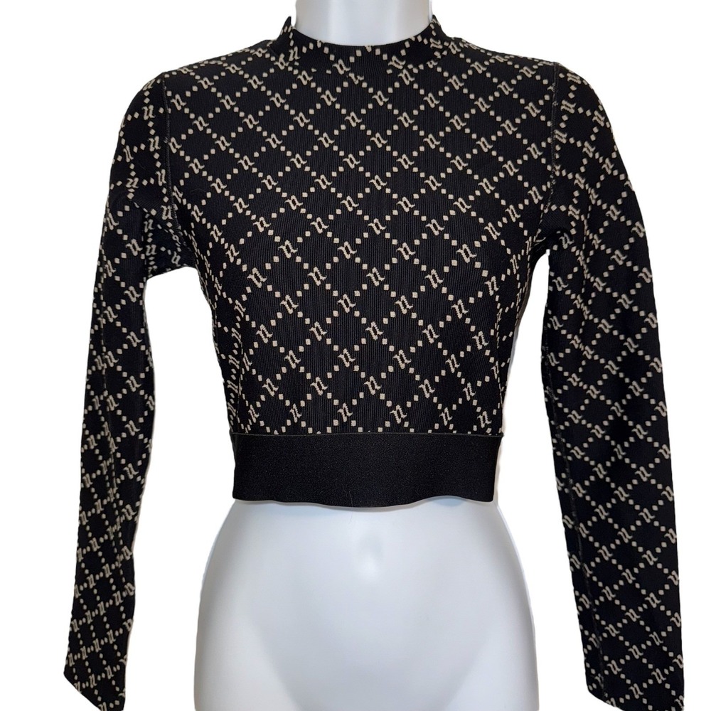 NOLI Fitted Long Sleeve Crop Logo Jacquard Print Athleisure Top EUC Size Small‎ - Picture 2 of 7